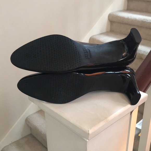 Stuart Weitzman round-toe pump, 2 3/4" covered heel. 9M Dust Bag-no box - Picture 6 of 14